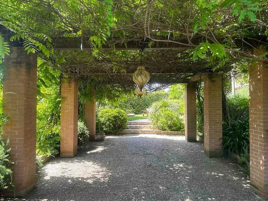 باري Villa Luxury Giardini D'Oriente & Spa 0*,